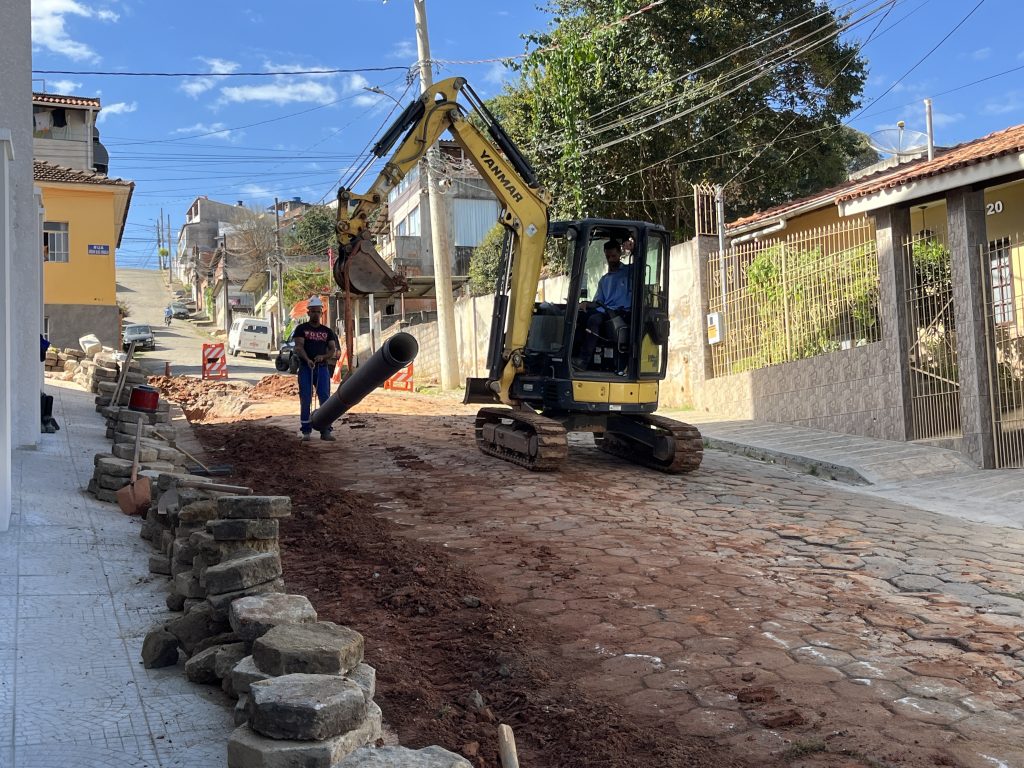 A nova rede vai evitar os desabastecimentos constantes dos oito bairros atendidos pela adutora